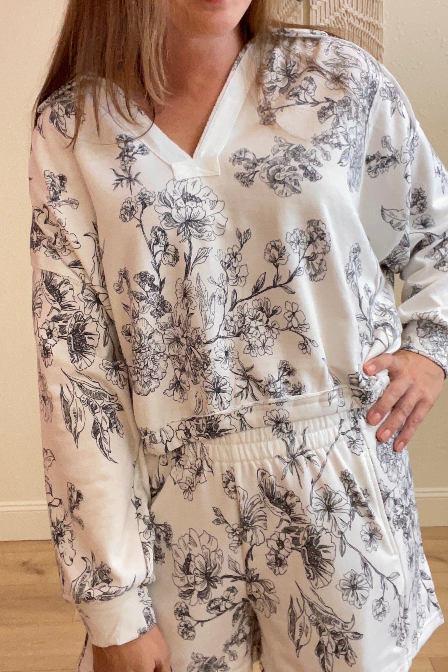 Callie Cropped Floral Sweatshirt