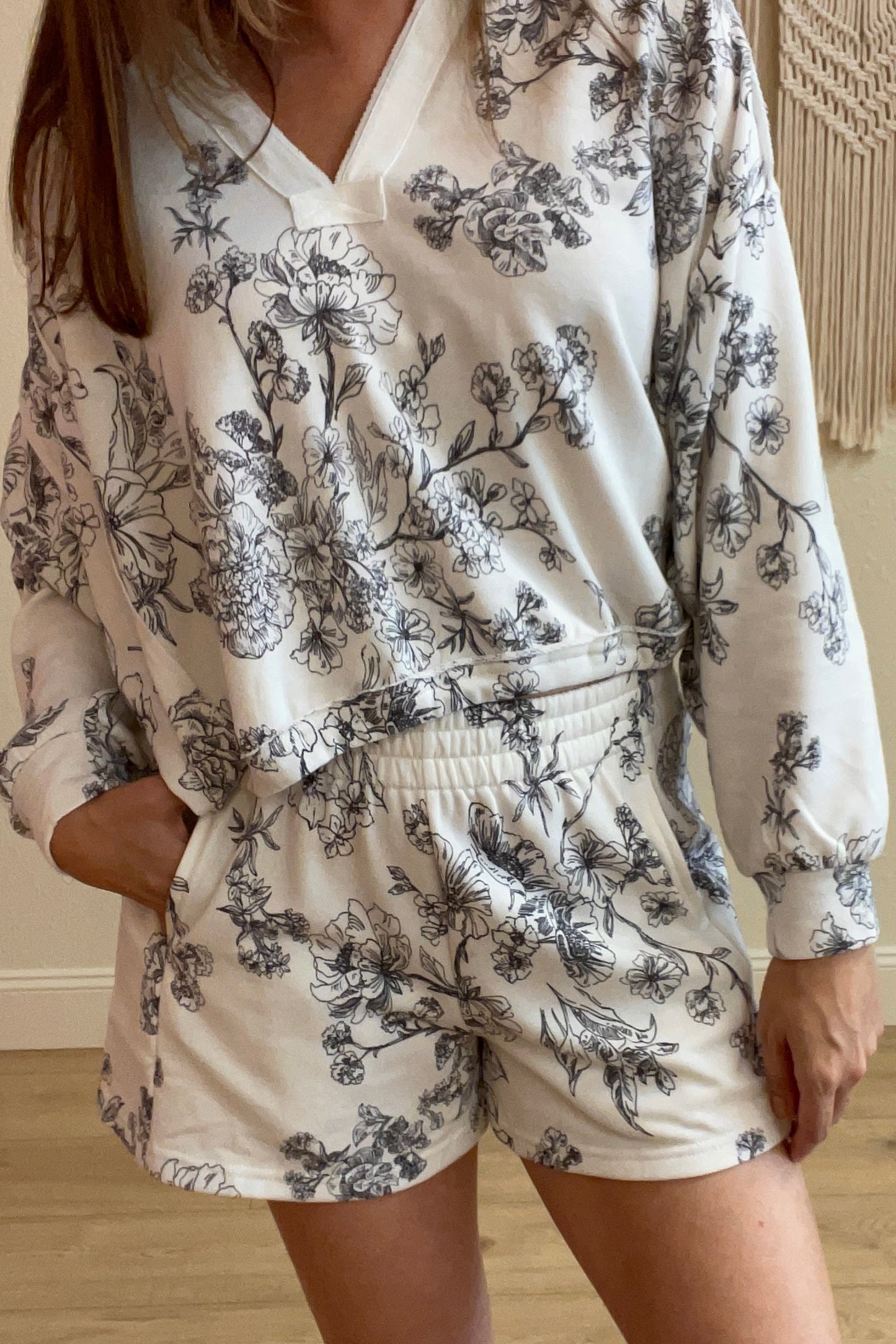 Callie Cropped Floral Sweatshirt